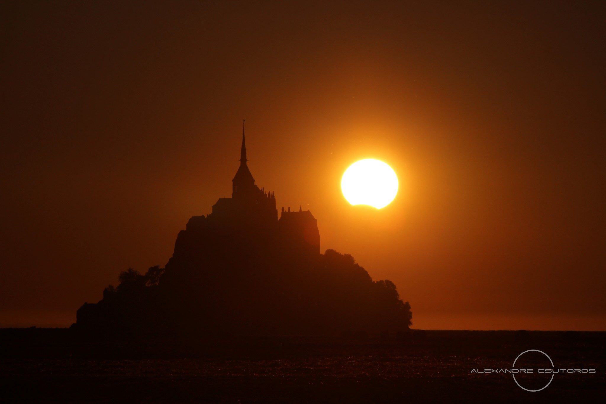Eclipse partielle au Mont Saint Michel